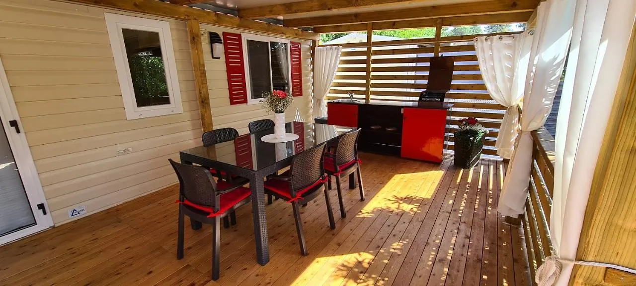Mobile Home Shelbox Biograd Na Moru Croatia